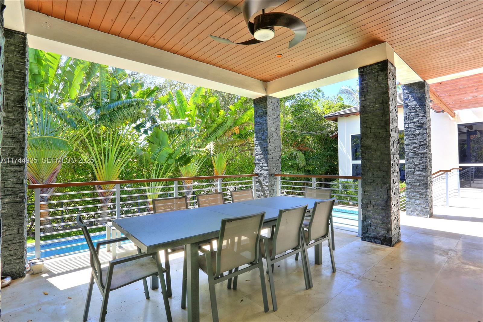 573 Warren Lane Key Biscayne, FL 33149 - Photo 30 of 35
