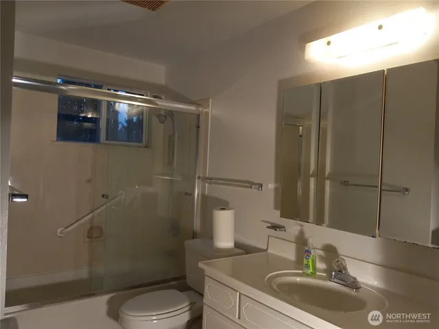 $1,525,000 | 313 146th Place Northeast, Bellevue, WA 98007