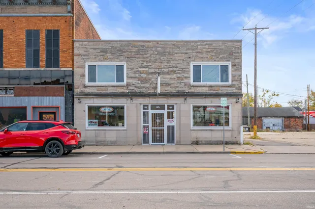 $115,000 | 221 West Washington Street, Hartford City, IN 47348