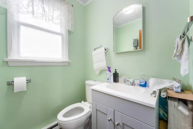 $115,000 | 221 West Washington Street, Hartford City, IN 47348