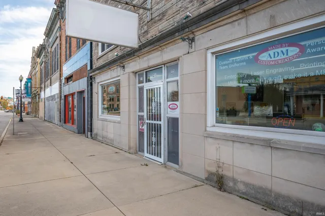 $115,000 | 221 West Washington Street, Hartford City, IN 47348