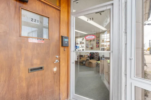 $115,000 | 221 West Washington Street, Hartford City, IN 47348