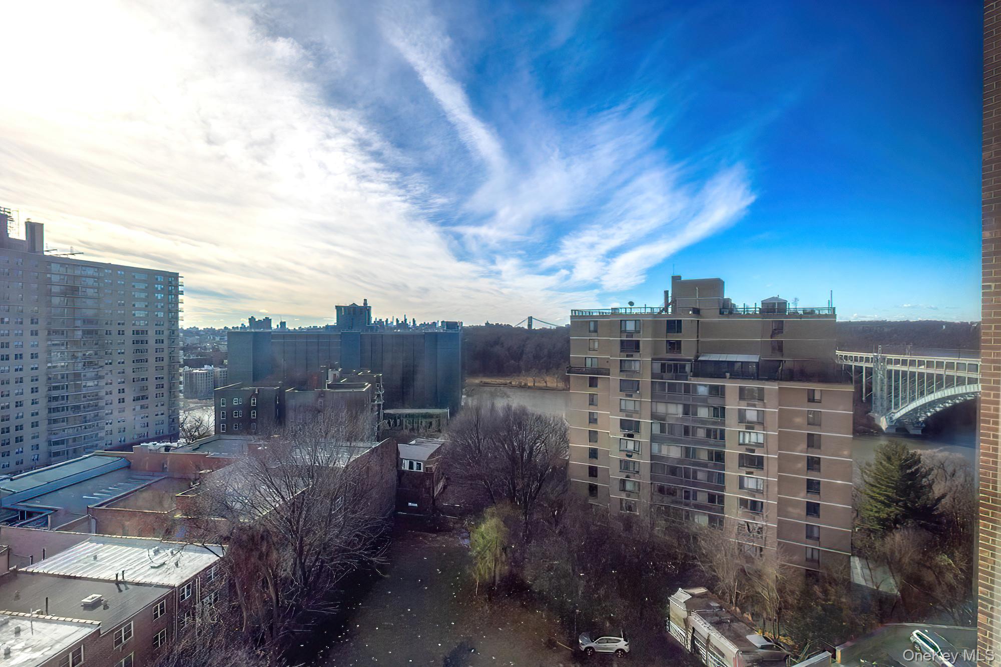 55 Knolls Crescent, Unit 2D Bronx, NY 10463 - Photo 23 of 24 a view of a city