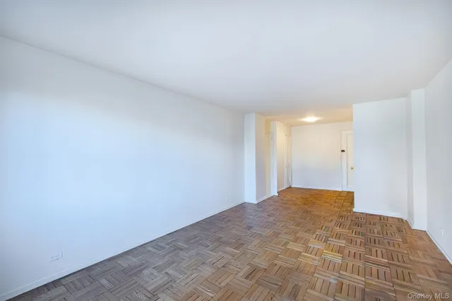 a view of a big room with closet and cabinet