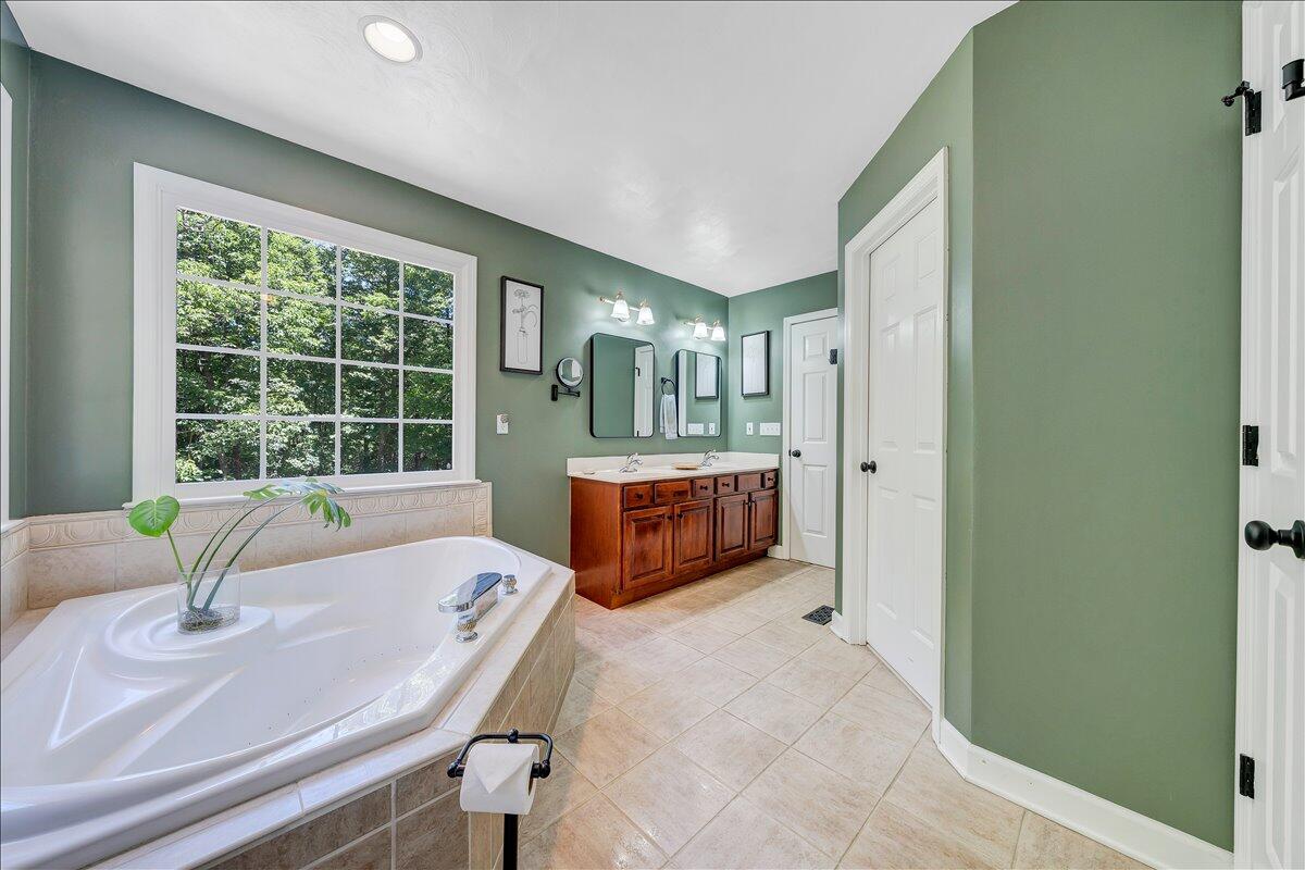 375 Silver Shadow Road Hardy, VA 24101 - Photo 19 of 47 31-MIB09432