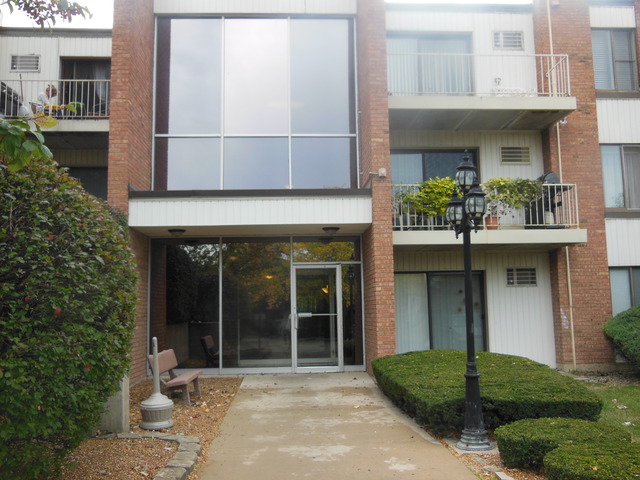 300 West Fullerton Avenue, Unit 303 Addison, IL 60101 - Photo 1 of 24