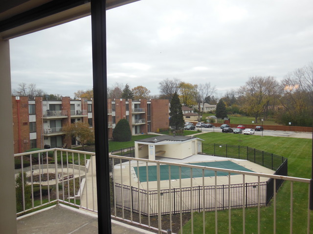 300 West Fullerton Avenue, Unit 303 Addison, IL 60101 - Photo 23 of 24