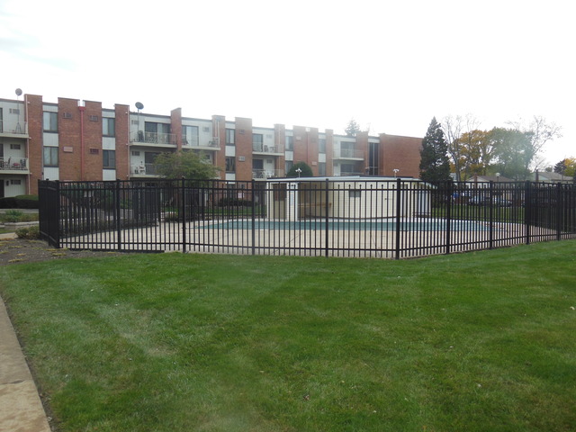 300 West Fullerton Avenue, Unit 303 Addison, IL 60101 - Photo 4 of 24