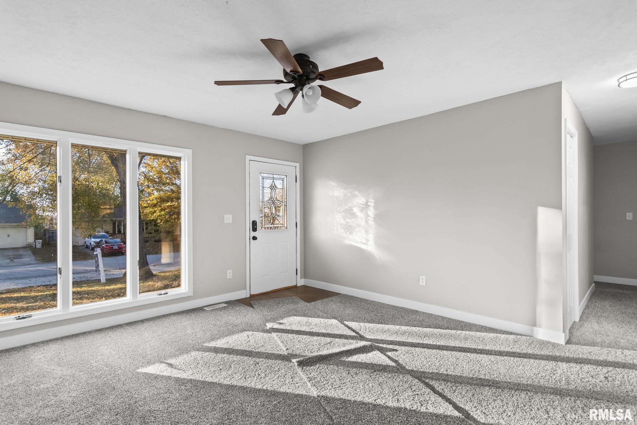 74 Nottingham Drive Chatham, IL 62629 - Photo 3 of 27