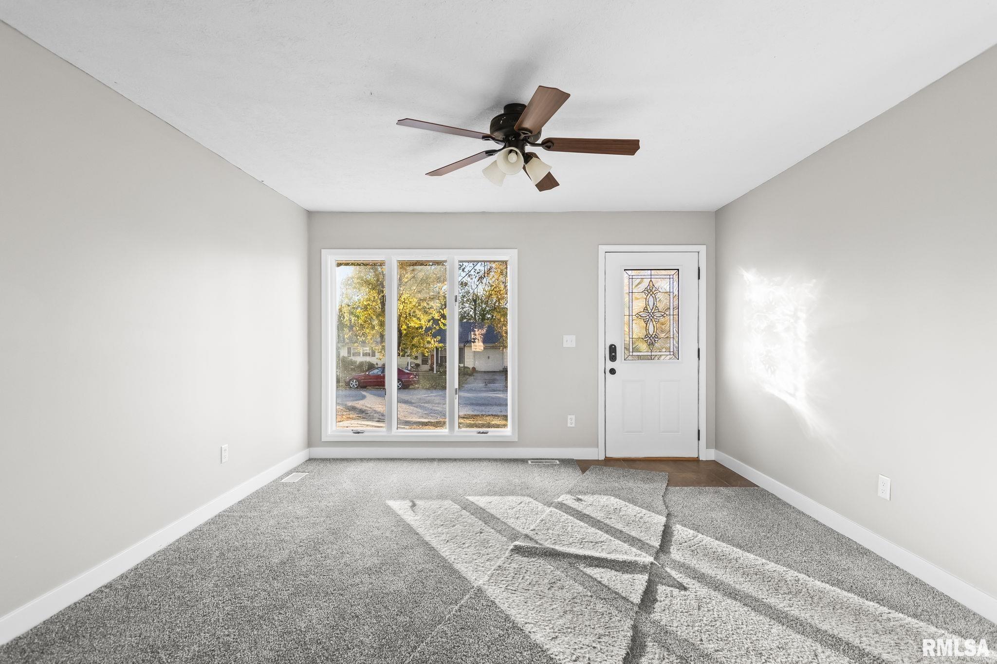 74 Nottingham Drive Chatham, IL 62629 - Photo 4 of 27