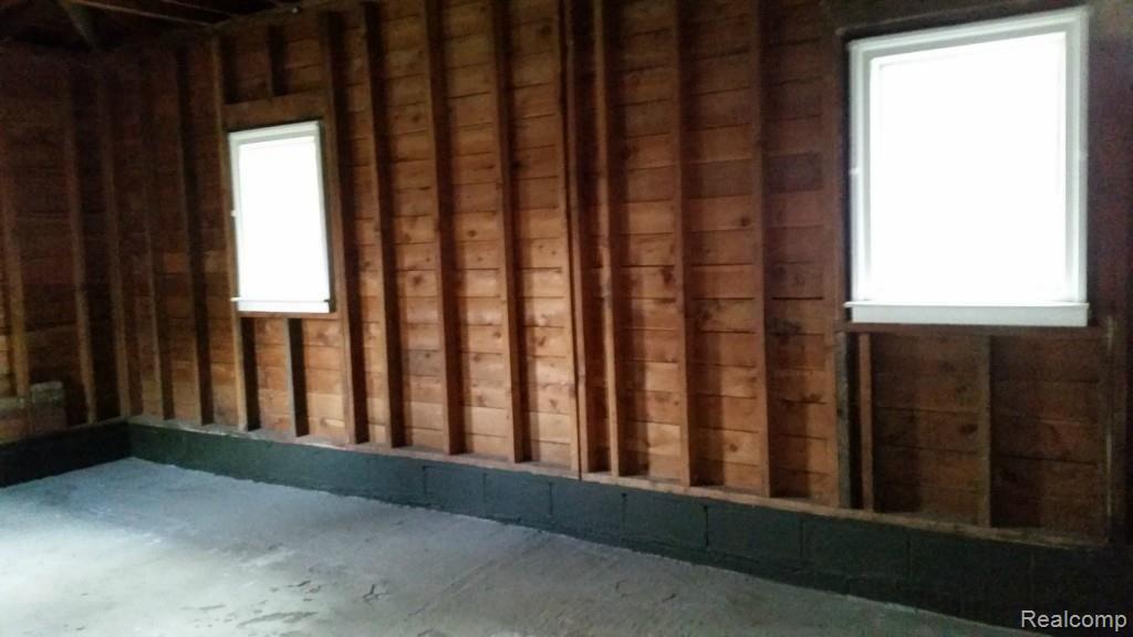 2301 Arizona Court Rochester, MI 48309 - Photo 30 of 34 Nov 2014 Arizona Ct 117.jpg