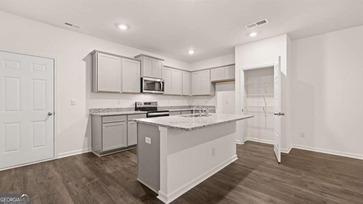 340 Sound Circle Stockbridge, GA 30281 - Photo 11 of 49