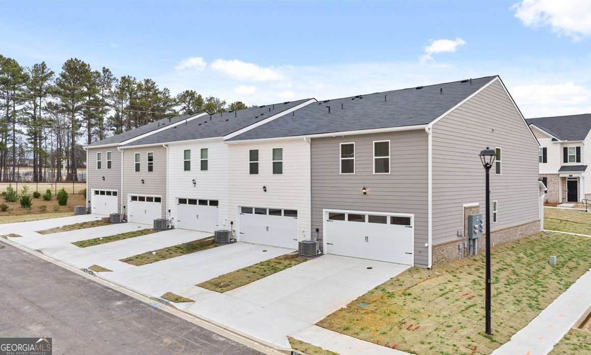 340 Sound Circle Stockbridge, GA 30281 - Photo 2 of 49