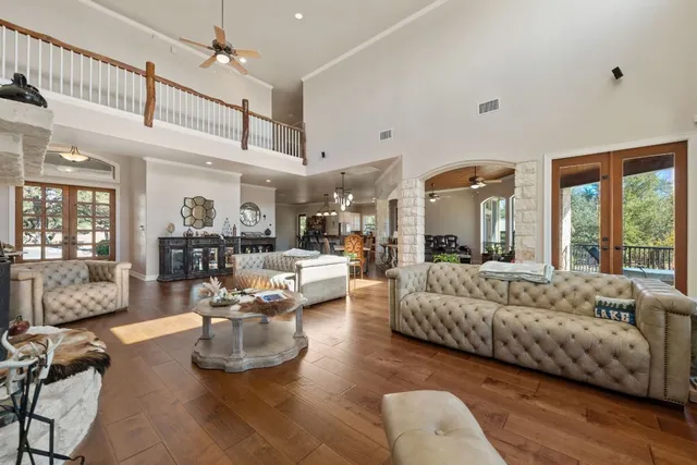 $2,350,000 | 185 Shimmering Shore Court, Spring Branch, TX 78070