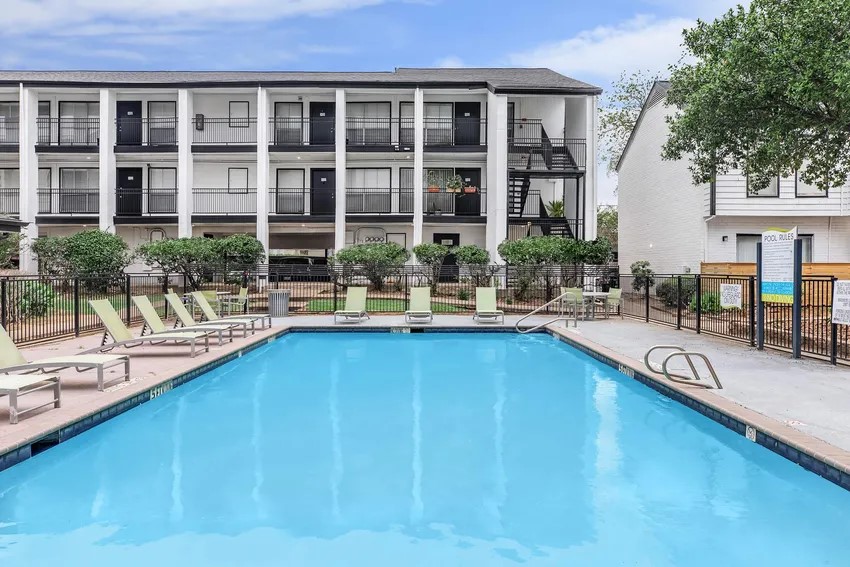 4400 Memorial Drive, Unit 43066 Houston, TX 77007 - Photo 3 of 20 a swimming pool view with a outdoor seating
