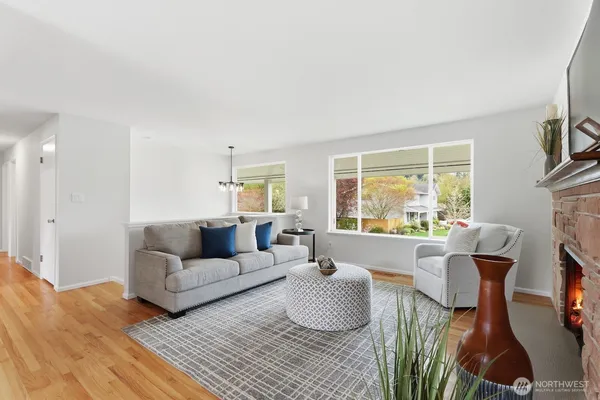 $950,000 | 22916 72nd Place West, Mountlake Terrace, WA 98043