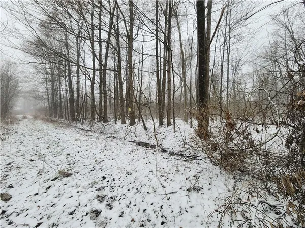 $132,900 | 43068 Township Road, Clarks Mills, PA 16114