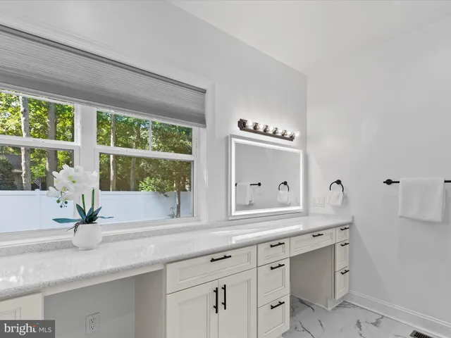 $650,000 | 22902 Lakeview Drive, Millsboro, DE 19966