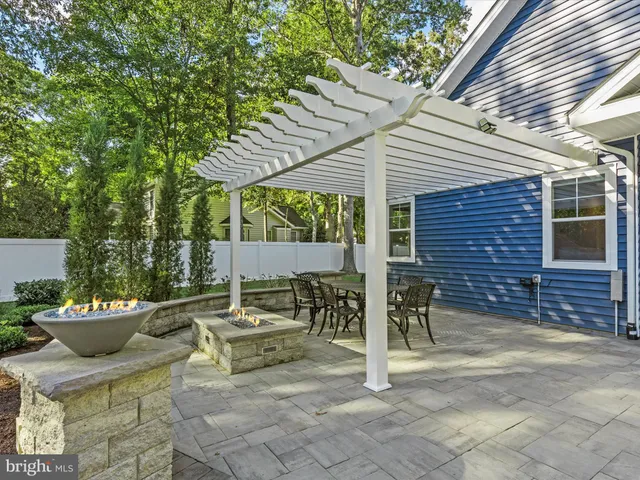 $650,000 | 22902 Lakeview Drive, Millsboro, DE 19966