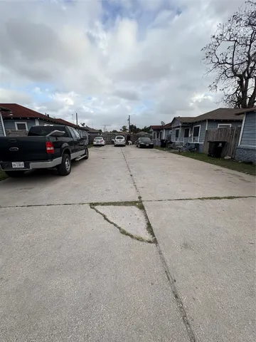 $720,000 | 3540 Des Chaumes Street, Houston, TX 77026