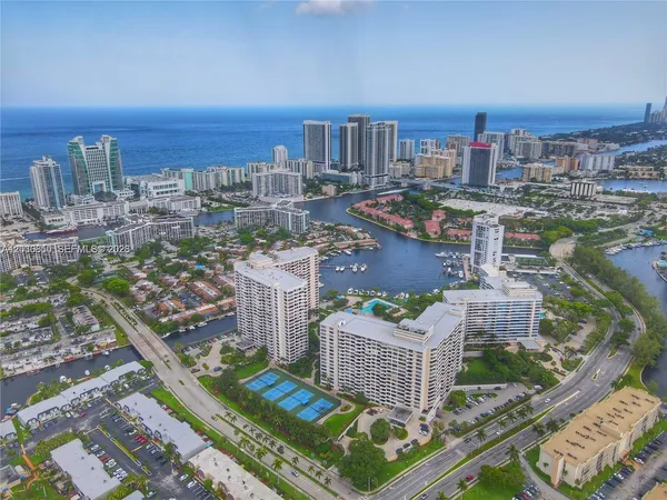 $3,000 | 600 Three Islands Boulevard, Unit 705, Hallandale Beach, FL 33009