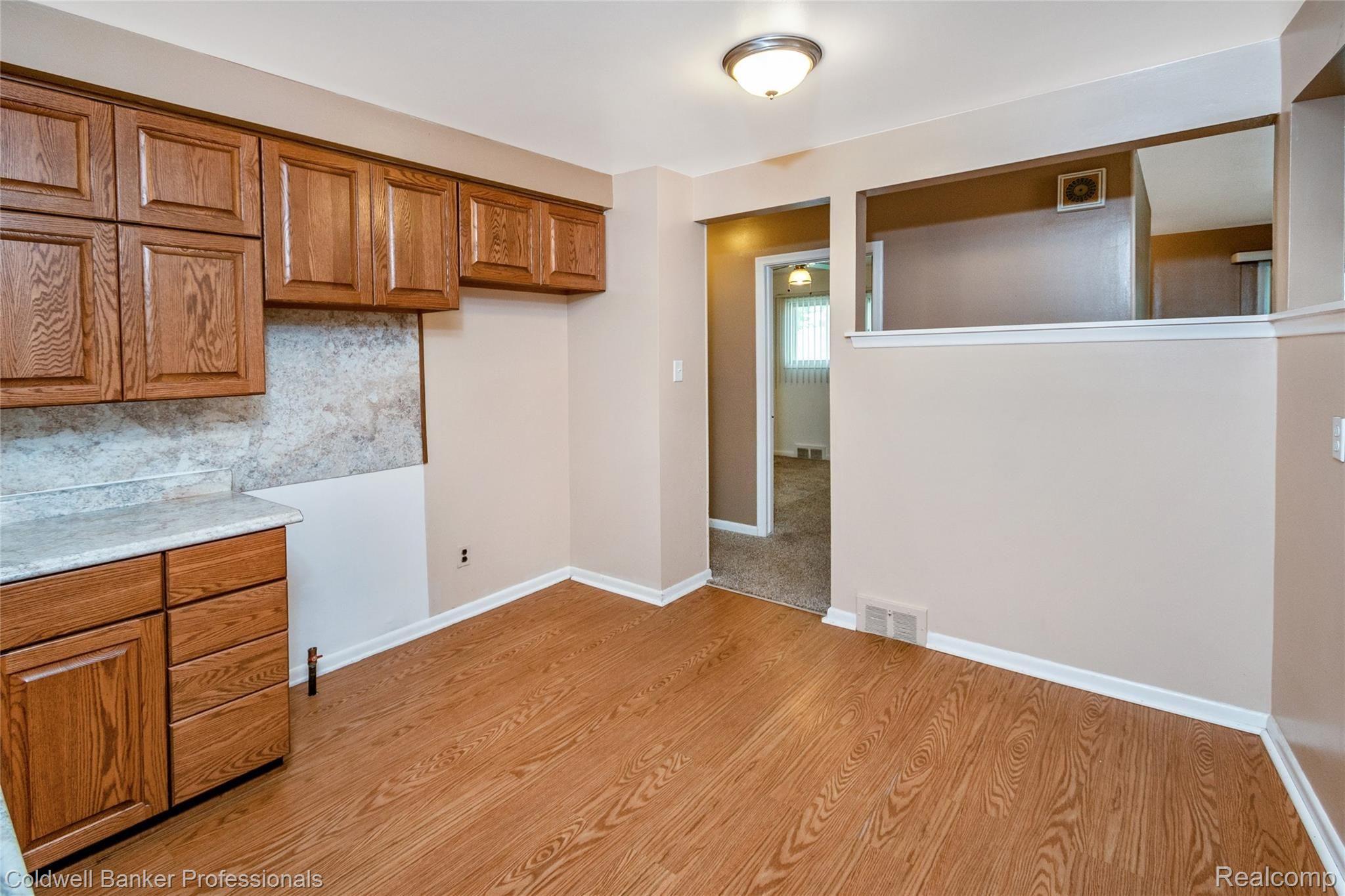 8105 Pardee Road Taylor, MI 48180 - Photo 9 of 34 Kitchen