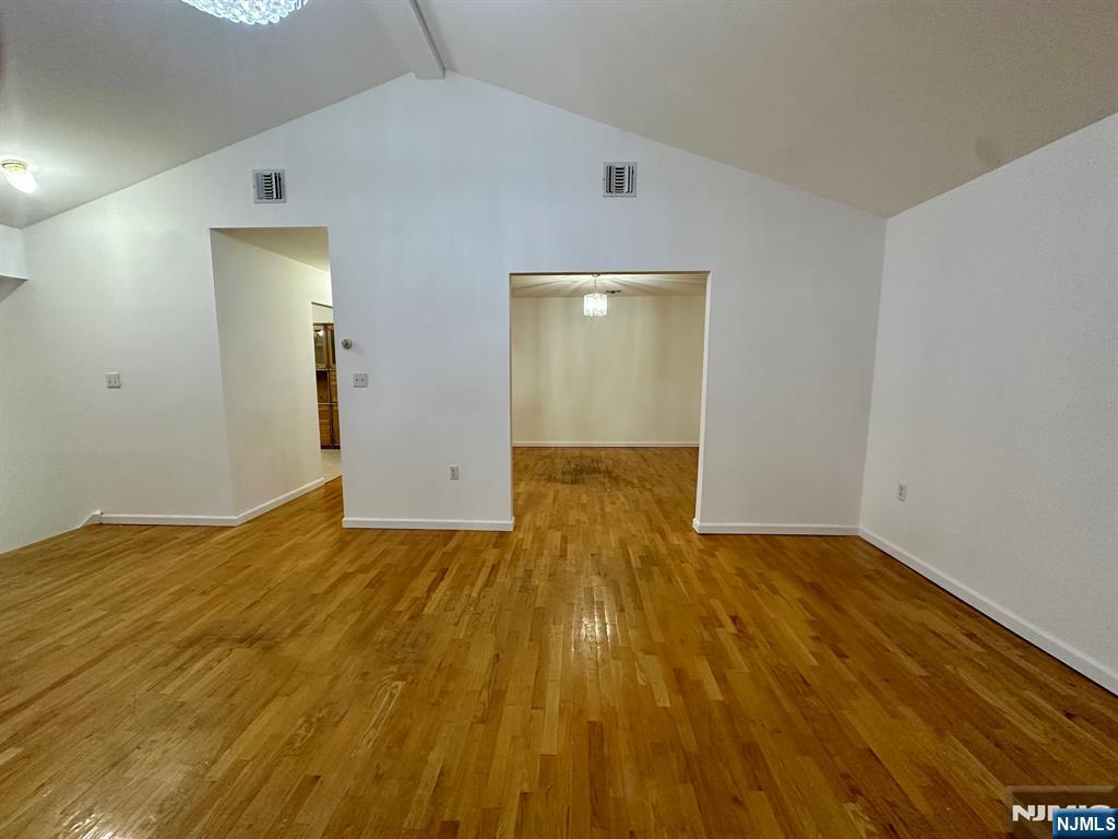 656 Day Avenue, Unit 2 Ridgefield, NJ 07657 - Photo 5 of 16