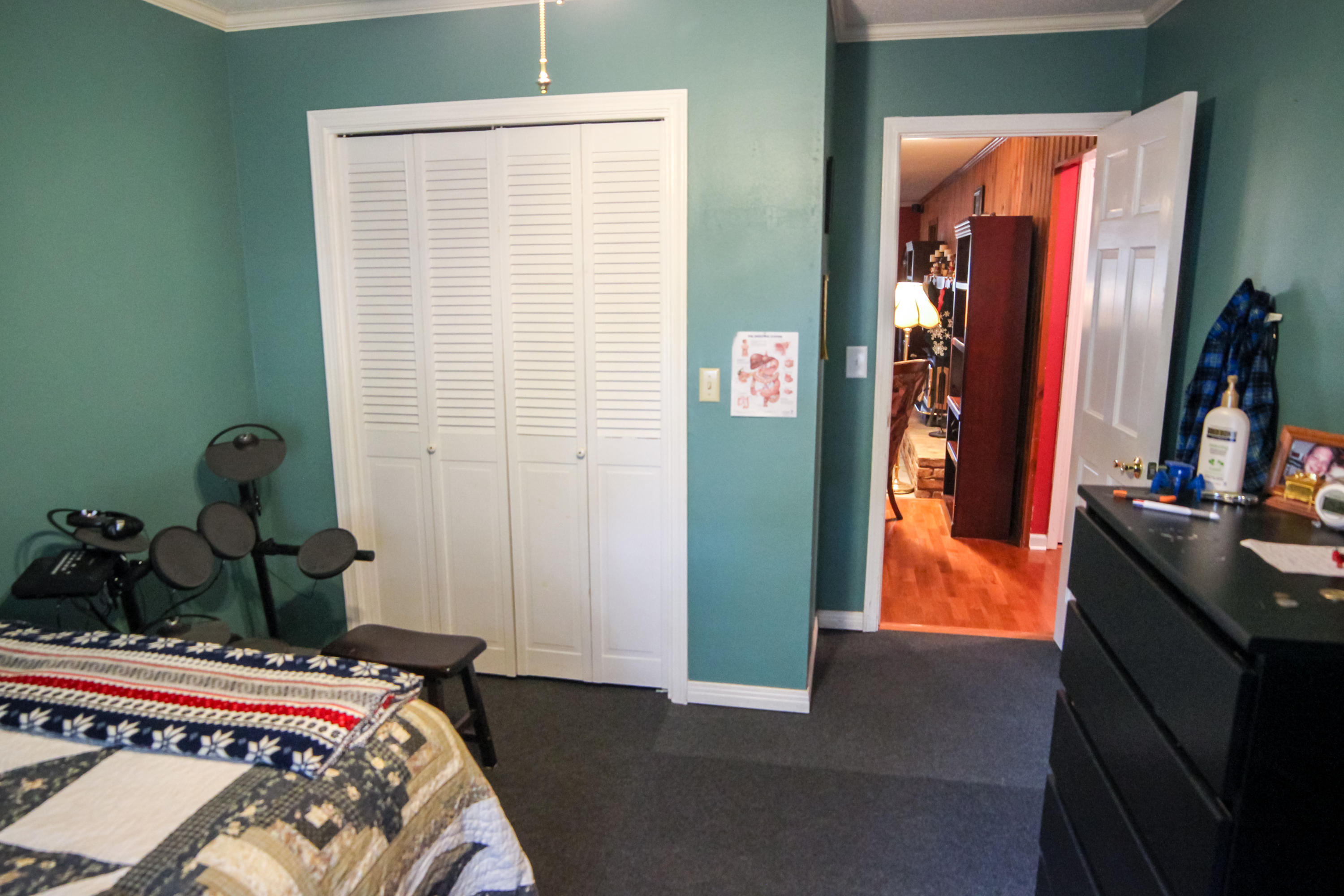 32 Country Club Road Shalimar, FL 32579 - Photo 33 of 56 a bedroom with a bed and a window