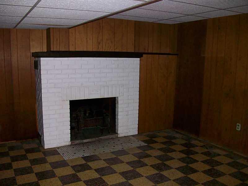 288 Duff Road Penn Hills, PA 15235 - Photo 12 of 17 Family Room.