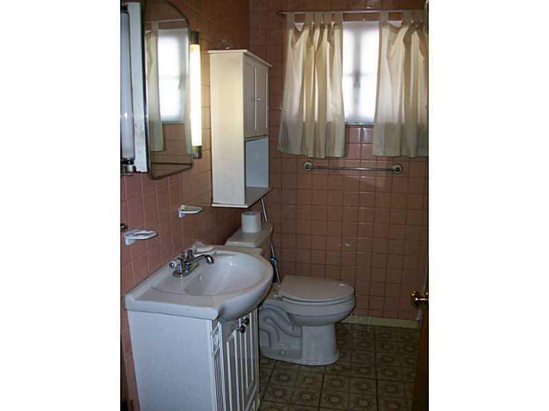 288 Duff Road Penn Hills, PA 15235 - Photo 13 of 17 Full Bath.