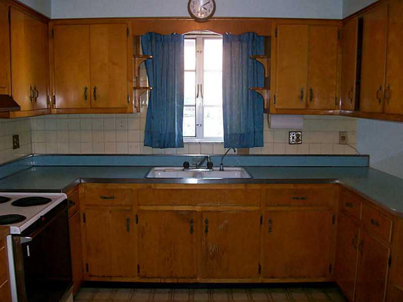 288 Duff Road Penn Hills, PA 15235 - Photo 3 of 17 Kitchen.