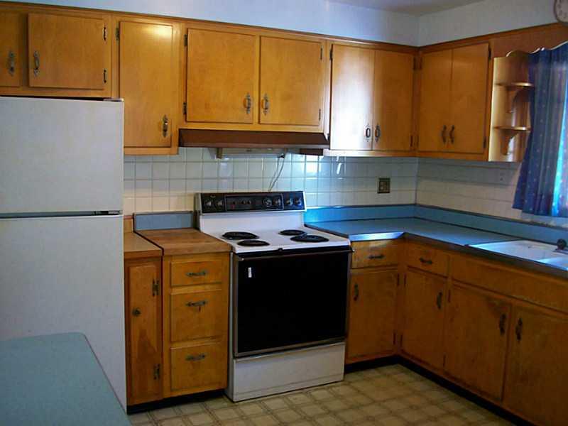 288 Duff Road Penn Hills, PA 15235 - Photo 4 of 17 Kitchen.