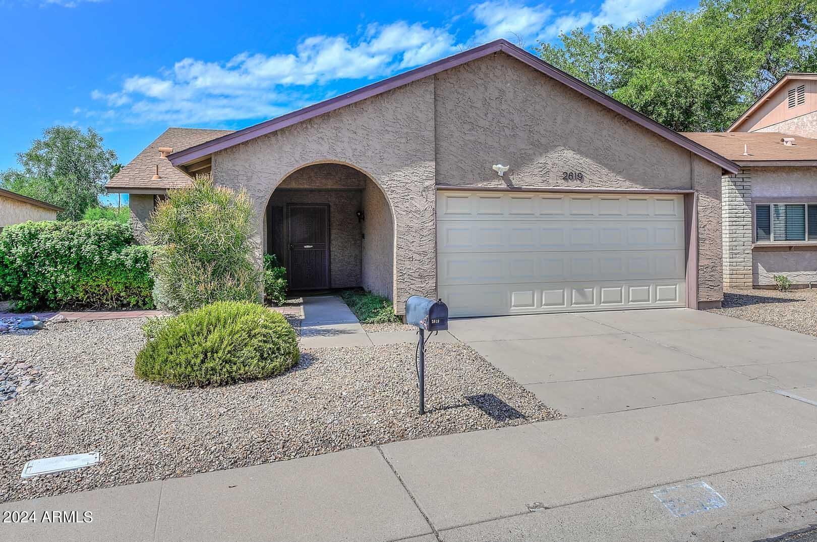 2619 West Hearn Road Phoenix, AZ 85023 - Photo 2 of 30 Gallery Image 2