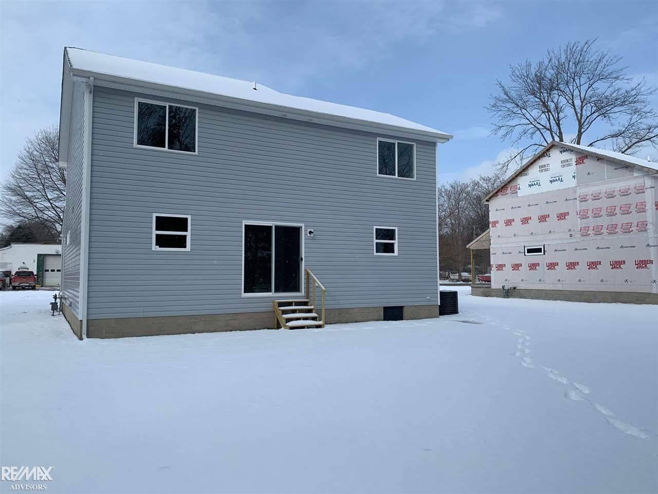 9589 Nook Road Algonac, MI 48001 - Photo 28 of 31 50034015-27.JPG