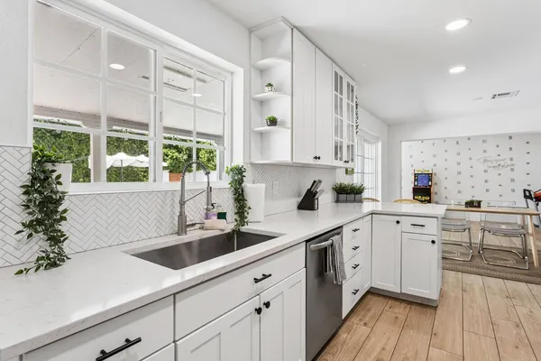 $5,800 | 7616 East 3rd Street, Scottsdale, AZ 85251
