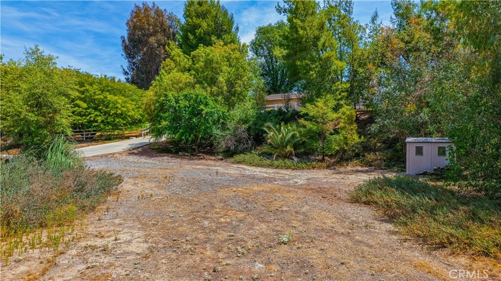 29781 Pasada Road Temecula, CA 92591 - Photo 5 of 58 Yard in front of home
