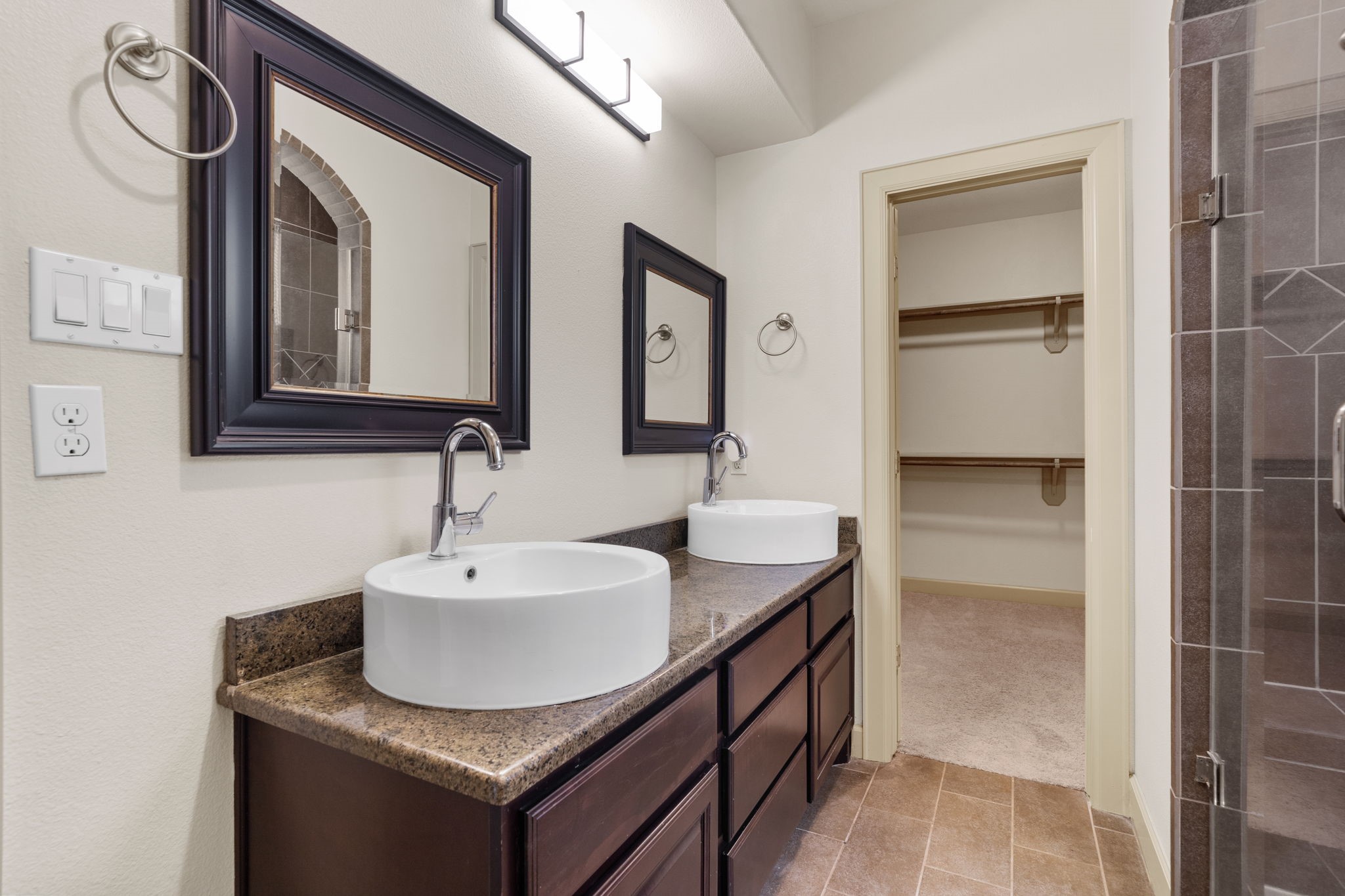 1218 Sandman Street Houston, TX 77007 - Photo 24 of 38 a bathroom with a sink and a mirror