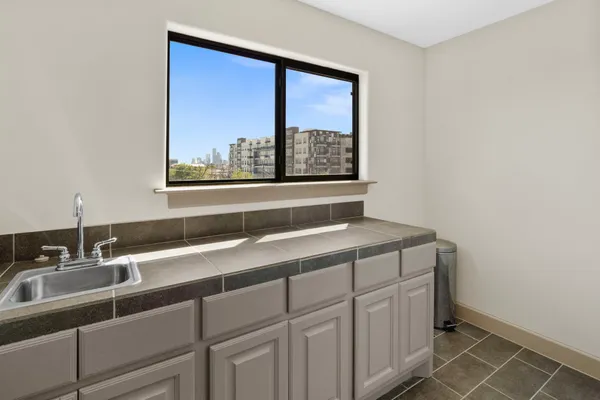 $3,000 | 1218 Sandman Street, Houston, TX 77007