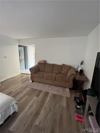 $1,200 | 572 1/2 West Ferry Street, Buffalo, NY 14222