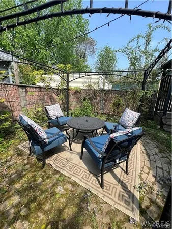 $1,200 | 572 1/2 West Ferry Street, Buffalo, NY 14222