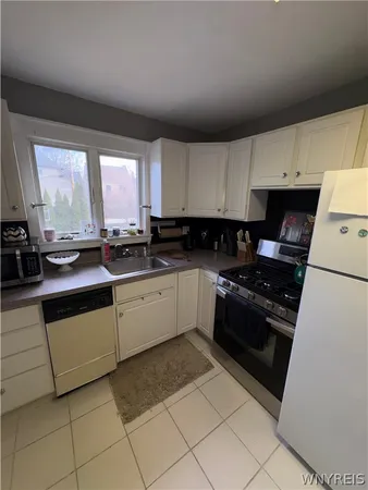 $1,200 | 572 1/2 West Ferry Street, Buffalo, NY 14222