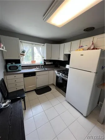 $1,200 | 572 1/2 West Ferry Street, Buffalo, NY 14222