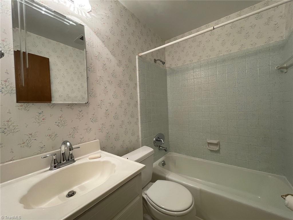 7235 Ledbetter Road Climax, NC 27233 - Photo 16 of 28 Gallery Image 16