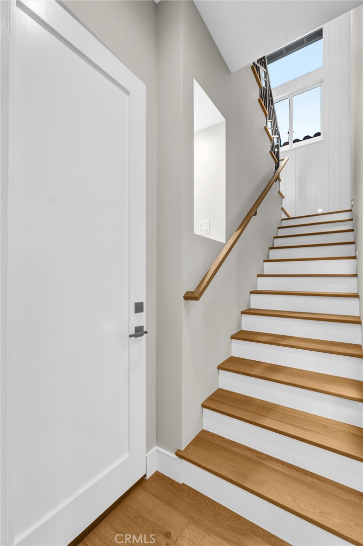 2016 Farrell Avenue, Unit B Redondo Beach, CA 90278 - Photo 17 of 51 a view of entryway