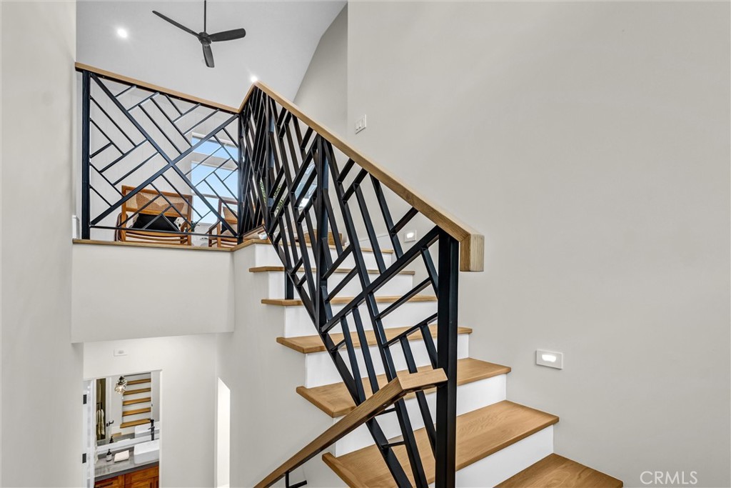 2016 Farrell Avenue, Unit B Redondo Beach, CA 90278 - Photo 18 of 51 a view of entryway