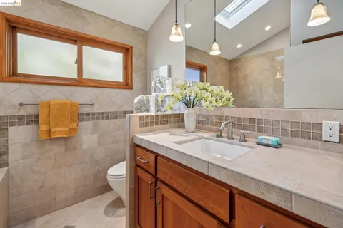 $1,199,000 | 105 Arlington Avenue, Kensington, CA 94707