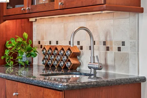 $1,199,000 | 105 Arlington Avenue, Kensington, CA 94707