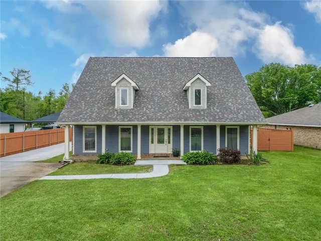 $368,900 | 212 Somerset Road, Laplace, LA 70068