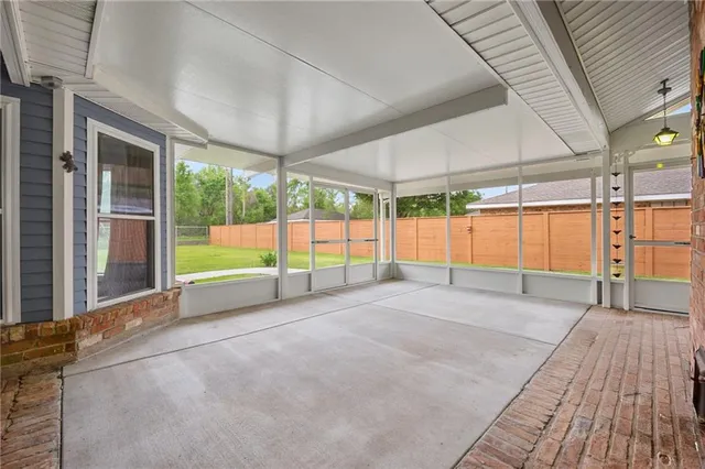 $368,900 | 212 Somerset Road, Laplace, LA 70068