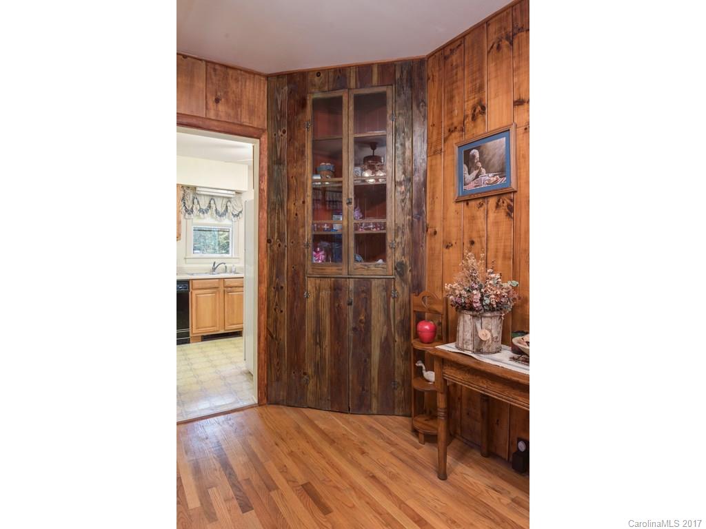 1908 Lamb Mountain Road Hendersonville, NC 28792 - Photo 5 of 24